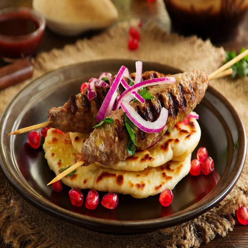 kebab of lamb, with homemade bread.